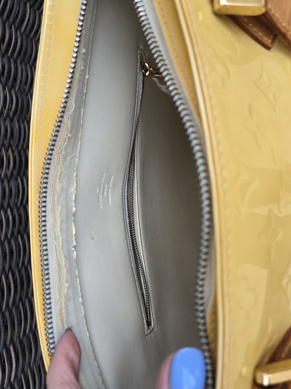 Authentic Louis Vuitton Yellow Houston Vernis Empriente Leather Tote Bag - Picture 17 of 17